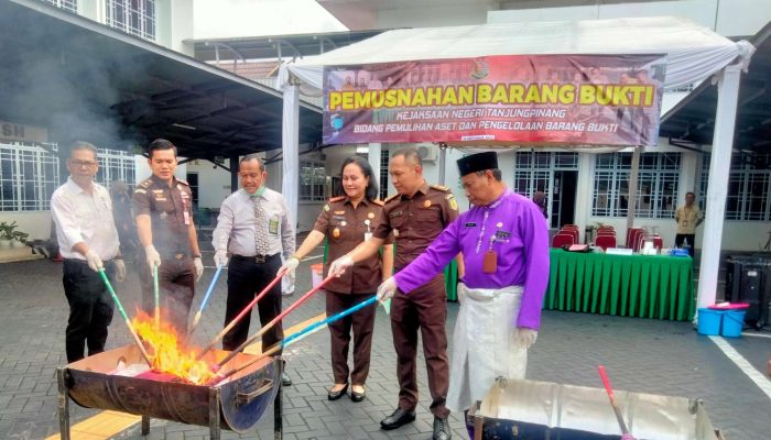 Kejari Tanjungpinang Musnahkan BB Narkoba