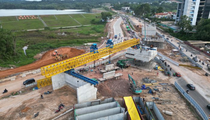 Pekerjaan Flyover Sei Ladi Batam Memasuki Tahap Pemasangan Balok Girder