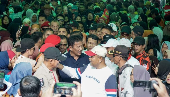Ribuan Warga Karimun Antusias Ikuti Jalan Santai HMR – AURA