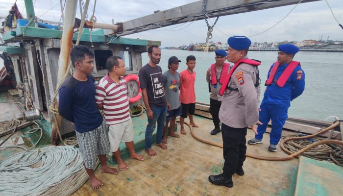 Cuaca Ekstrem, Sat Polairud Beri Himbauan Warga Pesisir Laut di Tanjungpinang 