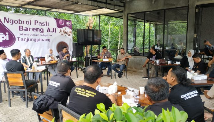 2 Cakada Ikuti Ngopi Bareng AJI Tanjungpinang Bahas Komitmen Kebebasan Pers