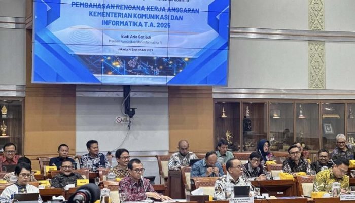 Menkominfo Usulkan Optimalisasi PNBP dan Kenaikan Anggaran di Raker dengan DPR RI