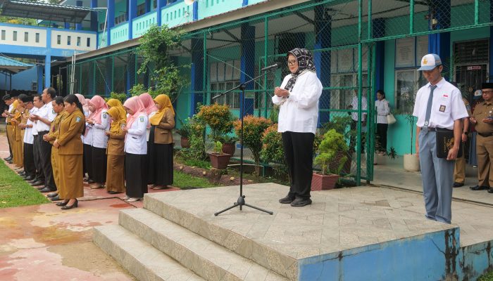 Kunjungi SMA Negeri 14 Batam, Plt Gubernur Kepri Marlin Tebar Motivasi Pelajar
