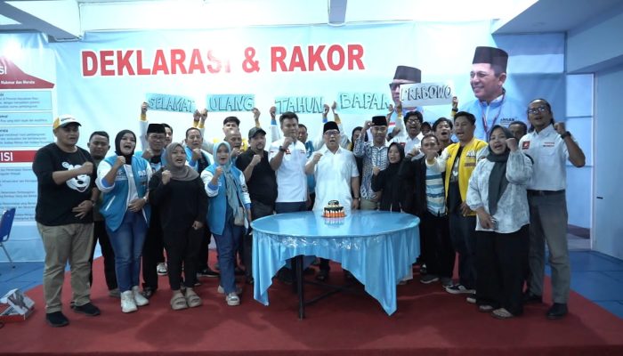 Nyanyang Bersama Relawan  Syukuran Ultah Prabowo ke-73 Tahun