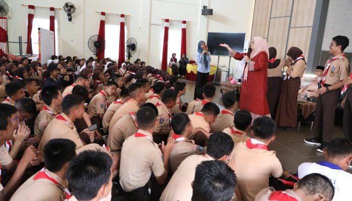 Berikan Pesan Inspiratif, Marlin Berkunjung di SMAN 1 Tanjungpinang