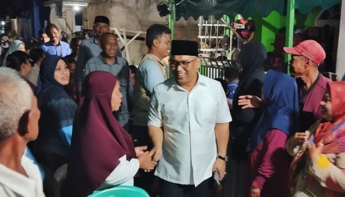 Warga Tanjung Uncang Curhat Ke Nyanyang: “Kalau Bapak Terpilih, Tolong Perhatikan Air Di Tempat Kami”