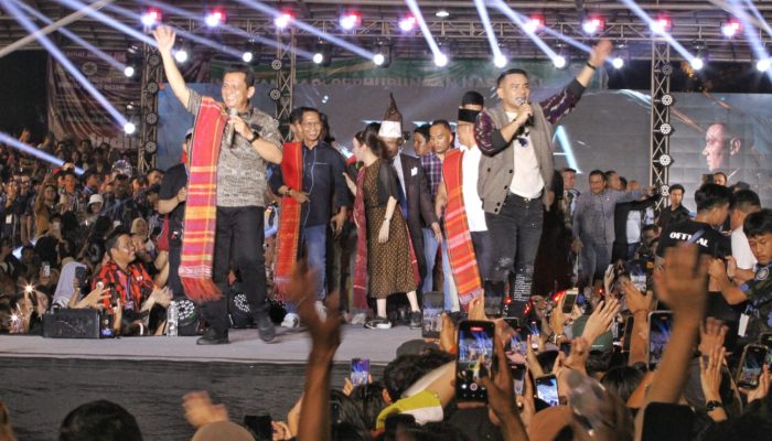 Warga Antusias Saksikan Konser Ansar bersama Judika di Batam 