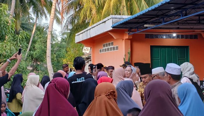 Kampanye di Kecamatan Pulau Laut, Cen Sui Lan : Saya Sedih Melihat Kondisi Jalanan Disini