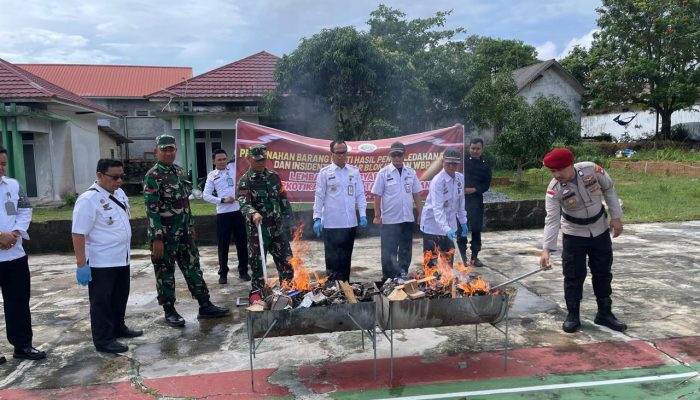 Hasil Penggeledahan di Lapas Narkotika Tanjungpinang Tahun 2023-2024 Dimusnahkan