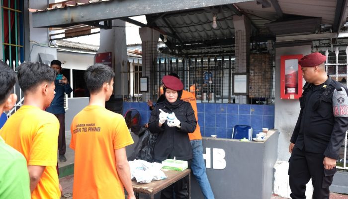 Rutan Kelas 1 Tanjungpinang Razia Kamar dan Tes Urine Warga Binaan 