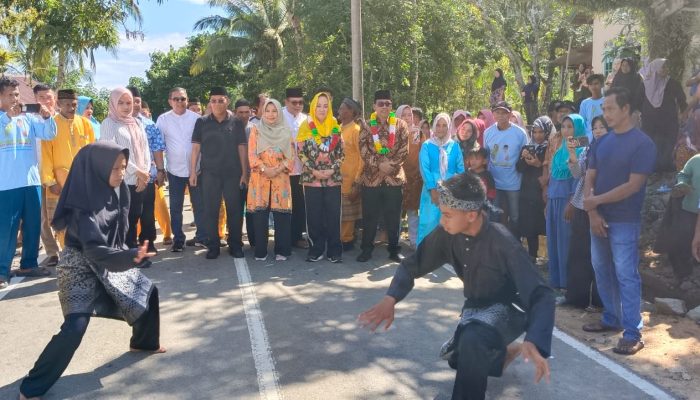 Meski Jadi Idola, Baru Saat Kampanye Warga Natuna Saksikan Sosok Cen Sui Lan