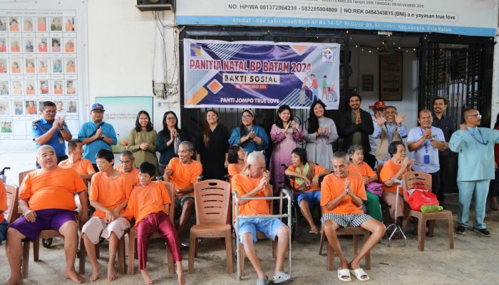 Suka Cita Persekutuan Doa BP Batam Berbagi Kasih di Panti Asuhan dan Panti Jompo