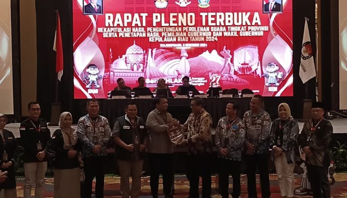 Rekapitulasi KPU Kepri: Perolehan Suara Ansar-Nyanyang dan Rudi-Rafik Selisih 82.742 Suara 