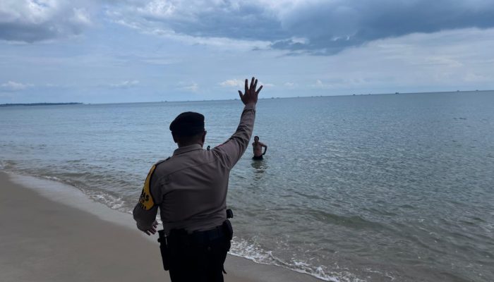Jaga Kamtibmas, Polres Lingga Patroli di Kawasan Wisata Ramai Pengunjung  