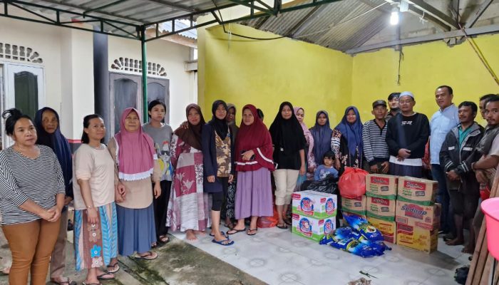 Polresta Tanjungpinang Berikan Bantuan Korban Banjir di Kampung Bangun Sari