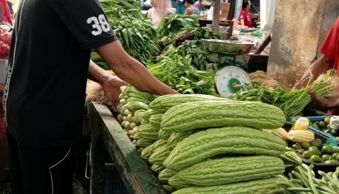Tahun Baru Imlek 2576, Harga Sayur dan Cabai Masih Melonjak