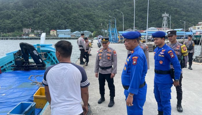 Cuaca Ekstrem, Satpolairud Polres Anambas Periksa Alat Keselamatan Dan Dokumen Kapal