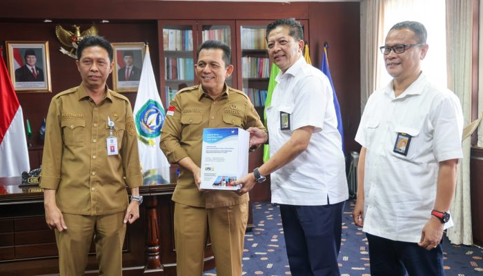 BPJN Kepri Serahkan Hasil Survey Penyelidikan Tanah Untuk Jembatan Babin