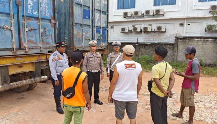 Sat Lantas Polresta Tanjungpinang Himbau Supir Truck Tidak Muat Barang Overload
