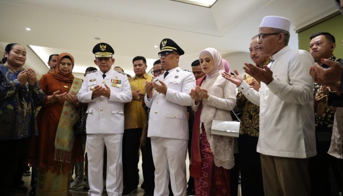 Sebelum Dilantik, Ansar -Nyanyang Didampingi Keluarga Berdoa Bersama 