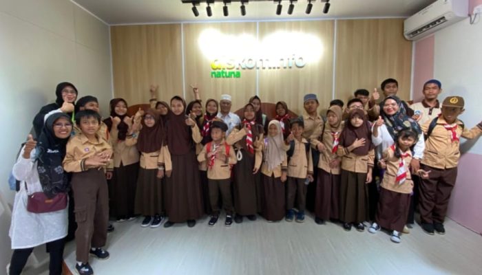 Tingkatkan Literasi, Puluhan Siswa SLB Natuna Kunjungi Diskominfo Natuna