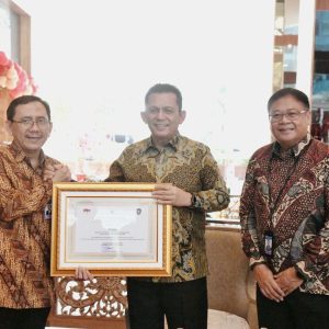 Gubernur Ansar Silaturahmi Bersama Kepala BI Provinsi Kepri Baru dan Pejabat Lama
