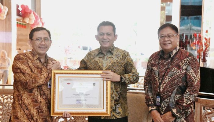 Gubernur Ansar Silaturahmi Bersama Kepala BI Provinsi Kepri Baru dan Pejabat Lama