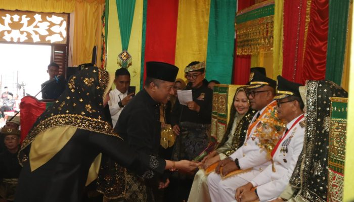 Tradisi Tepuk Tepung Tawar Sambut Kedatangan Lis-Raja di Tanjungpinang