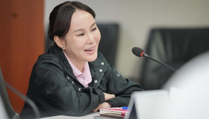 Li Claudia : Penanganan Sampah dan Penertiban Papan Reklame Liar Jadi Prioritas