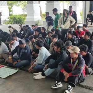 Gabungan Mahasiswa Gelar Unjuk Rasa Tolak UU TNI di DPRD Kepri