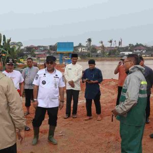 Tinjau Banjir, Wako Lis : Akan Dilakukan Perbaikan Drainase dan Pengerukan Sungai 