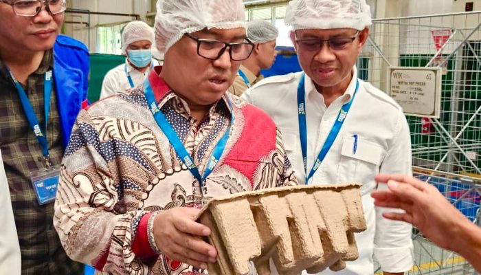 Wagub Kepri Tinjau Industri Daur Ulang Sampah Plastik di PT Free The Sea Batam