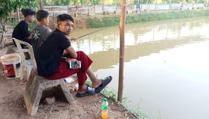 Kolam Pemancingan San’s di Kampung Sidojasa Tanjungpinang Murah dan Ikan Melimpah  