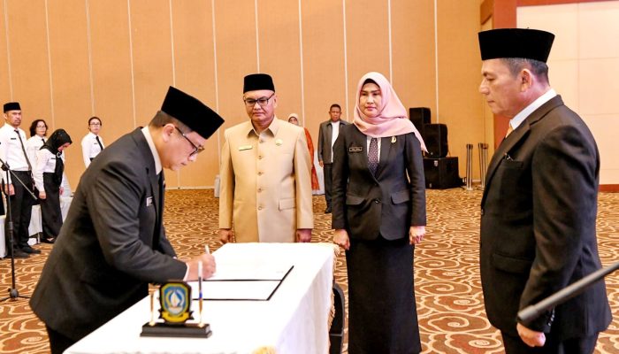 Lantik 132 Pejabat, Gubernur Ansar: Bukan Sekedar Rotasi, Tapi Penyegaran Agar Organisasi Dinamis