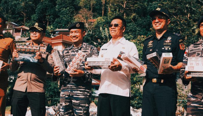 BC Tanjungpinang dan Lanal Tarempa Musnahkan 2.522.368 Batang Rokok Tanpa Cukai 