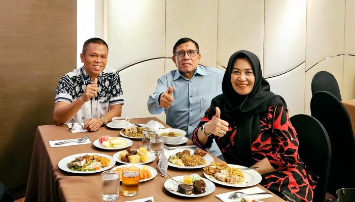 Ketum PWI dan Ketum IKWI Hadiri Pelantikan Pengurus PWI dan IKWI Batam 2025 – 2028