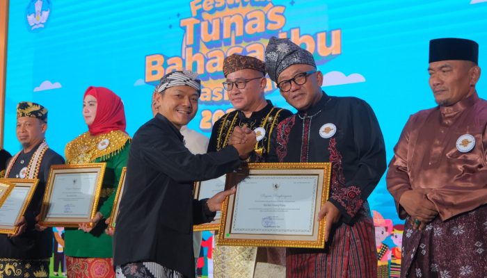 Lestarikan Bahasa Melayu, Pemko Tanjungpinang Raih Penghargaan Kemendikdasmen