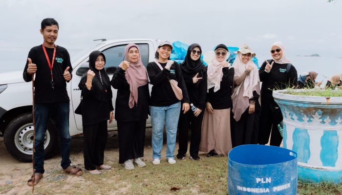 Peringati Hari Bumi Sedunia, PT PLN UBP Kepri Gelar Aksi Konservasi Pantai 