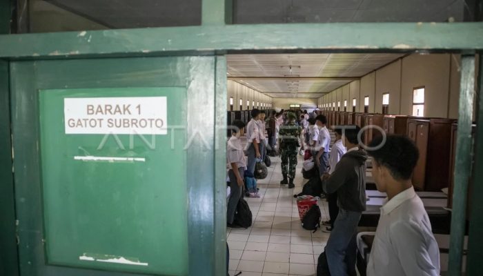 Siswa Dikirim ke Barak Militer, Anggota DPR: Latihan Kedisiplinan bukan Berarti Kekerasan