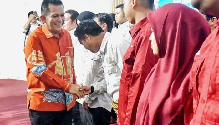 Pengukuhan IKA Universitas Ibnu Sina, Gubernur Ansar : Yayasan Ibnu Sina Hampir 5 Dekade Bangun Pendidikan