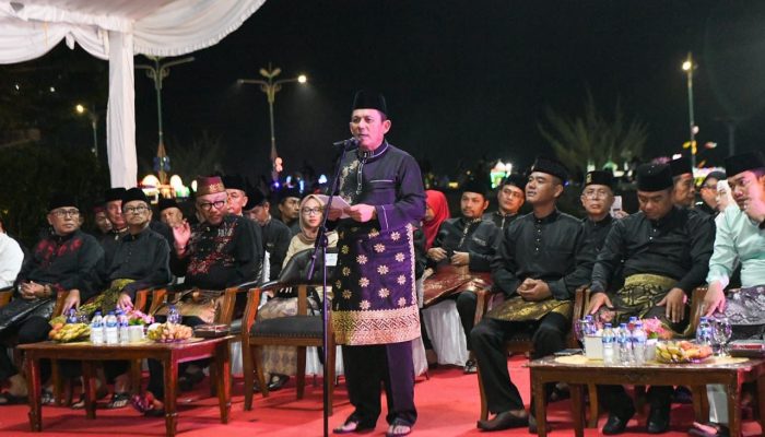 Gubernur Kepri Melepas Pawai Takbir Idul Adha 1446 H di Tanjungpinang 