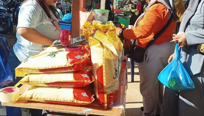 Masyarakat Serbu Beras Murah di Gerai Tani Hang Lekir Tanjungpinang 