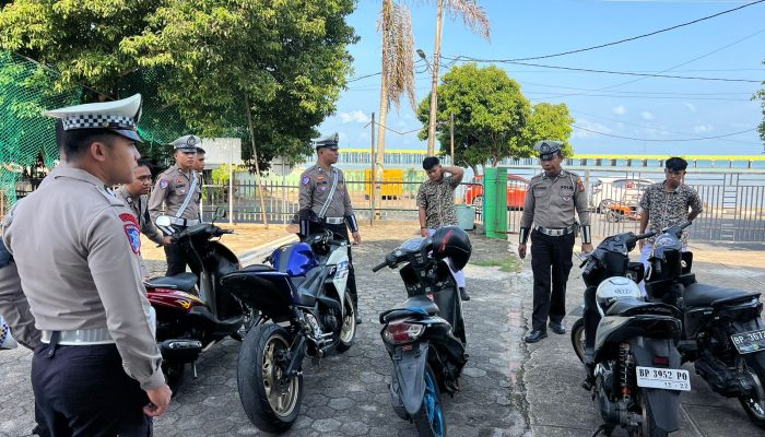 Satlantas Polresta Tanjungpinang Gelar Razia Knalpot Brong di SMAN 5 Tanjungpinang