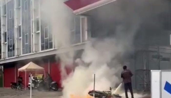 Sepeda Motor Terbakar Saat Antri BBM di SPBU Sei Carang Tanjungpinang