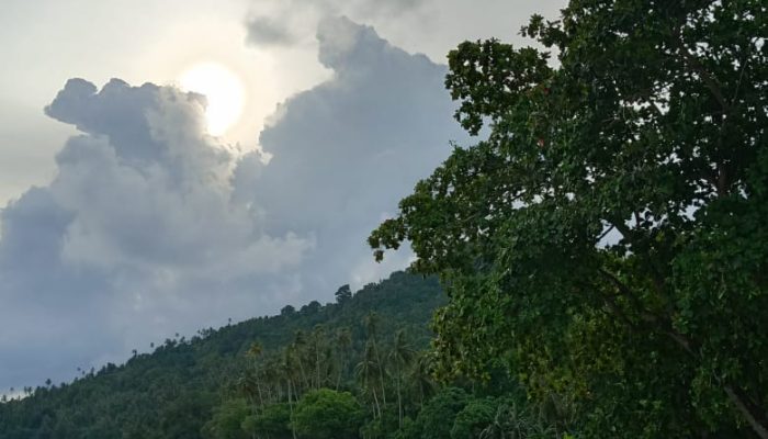 Belum Dialiri Listrik, Pantai Samaros Destinasi Wisata Favorit Masyarakat Natuna 