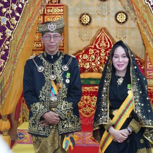 LAM Kepri Kota Batam Tabalkan Gelar Adat kepada Kepala – Wakil Kepala BP Batam