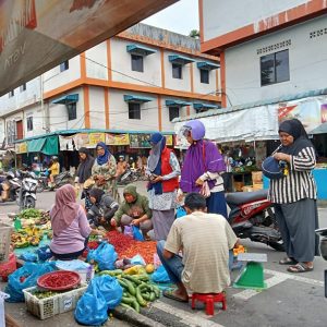 Harga Cabai Anjlok, PKL di Pasar Tanjungpinang Diserbu Warga