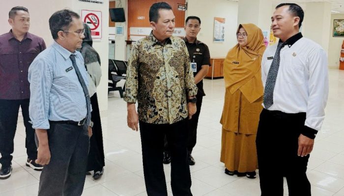 Gubernur Ansar Tinjau Perbaikan AC Central RSUD RAT Tanjungpinang