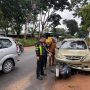 Laka Lantas di Bintan, Sepeda Motor Tabrak Mobil Toyota Avanza 