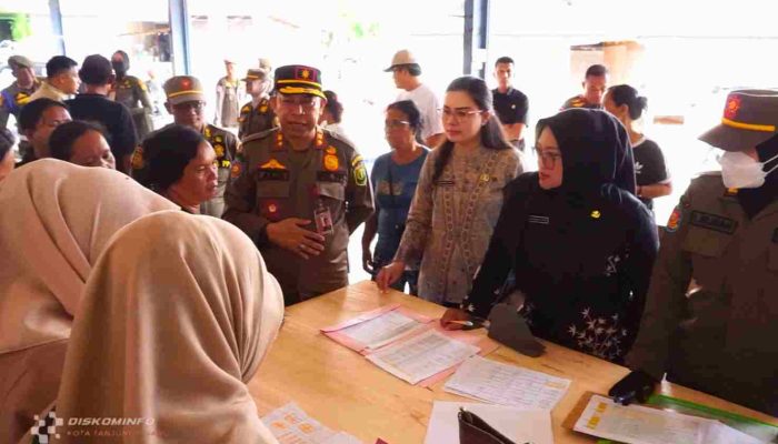 Satpol PP Kota Tanjungpinang Tertibkan PKL Secara Humanis dan Terkoordinasi